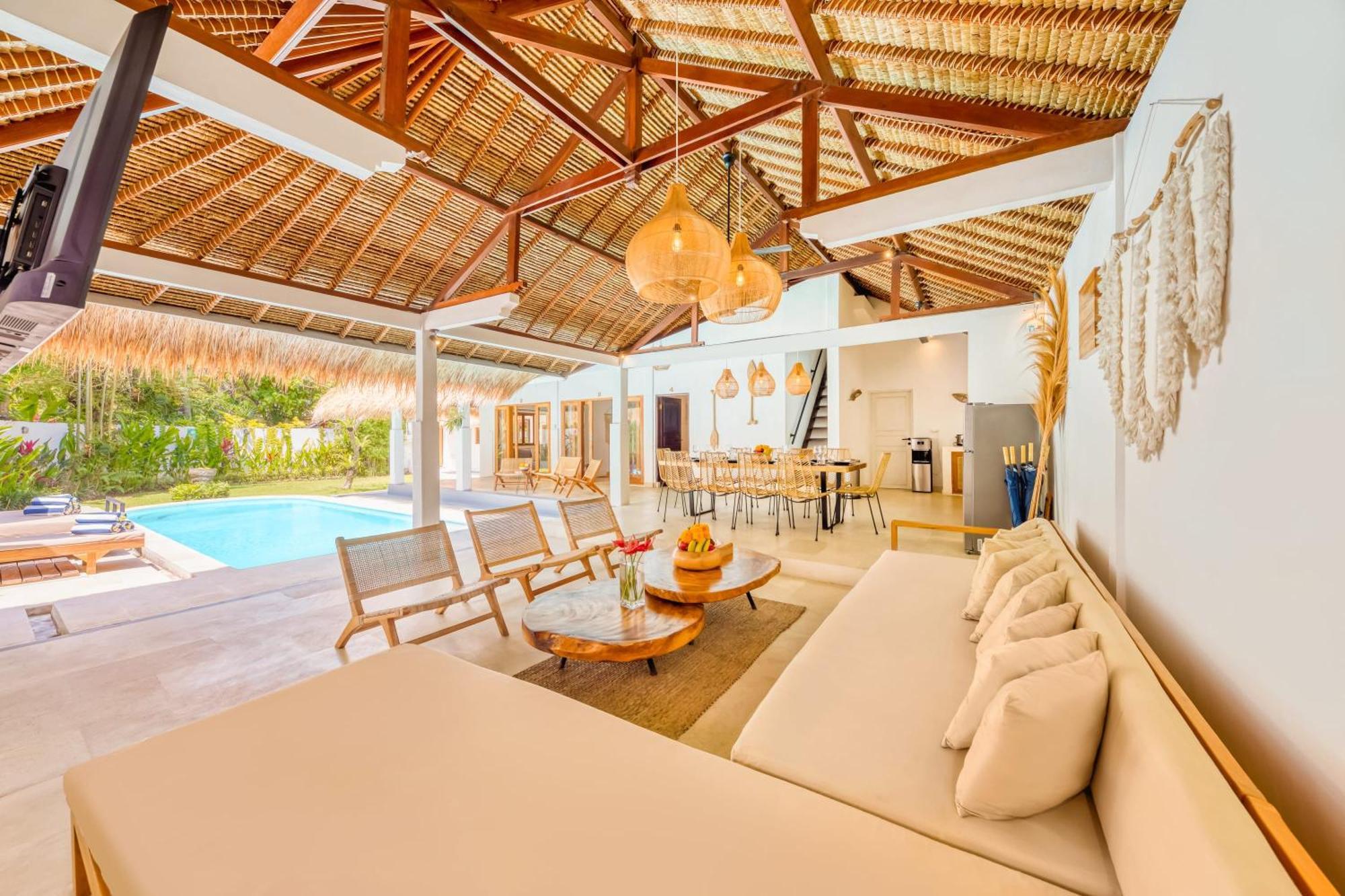 Barcelona - Private 5 Bdr In Seminyak, Location, Large Pool & Garden Villa Seminyak